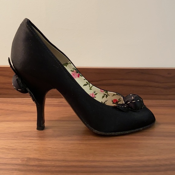 Prada satin peep toe heels - Picture 3 of 5